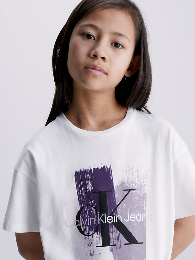 bright white t-shirt z logo graficznym dla dziewczynki - calvin klein jeans