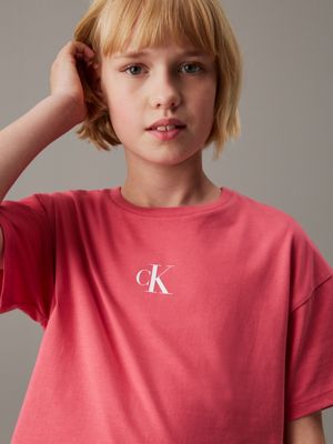 deep crimson fruit boxy logo t-shirt for girls calvin klein jeans