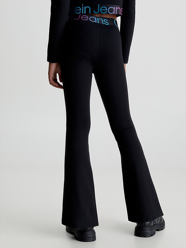 black rozszerzane spodnie z logo z dżerseju milano dla dziewczynki - calvin klein jeans
