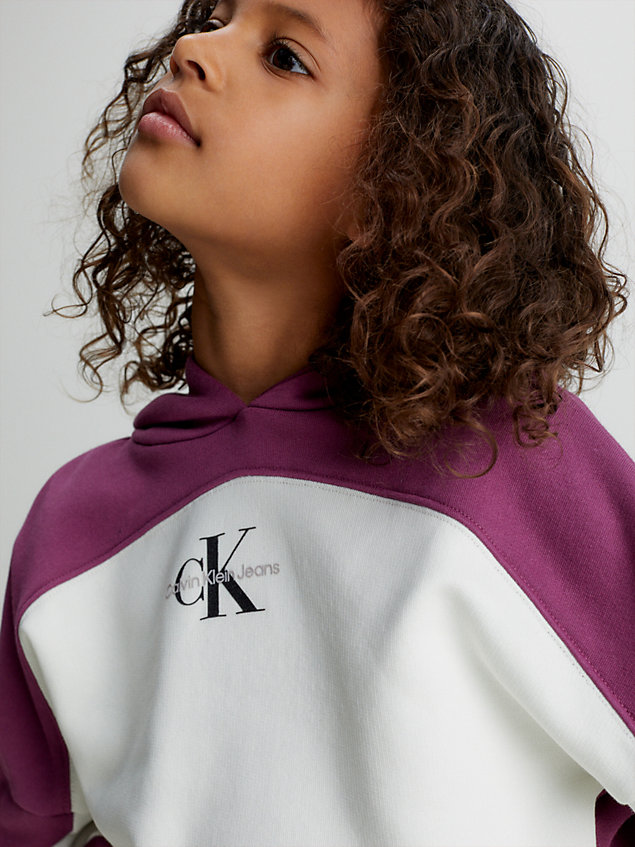 purple boxy colourblock hoodie met logo voor meisjes - calvin klein jeans