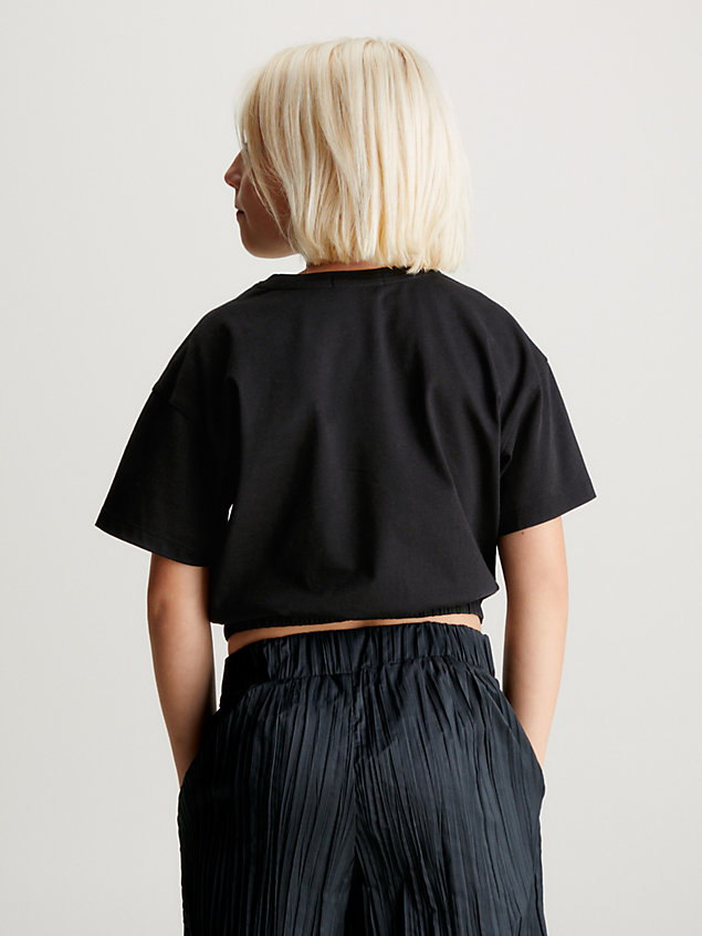 black cropped t-shirt mit logo-grafik für maedchen - calvin klein jeans