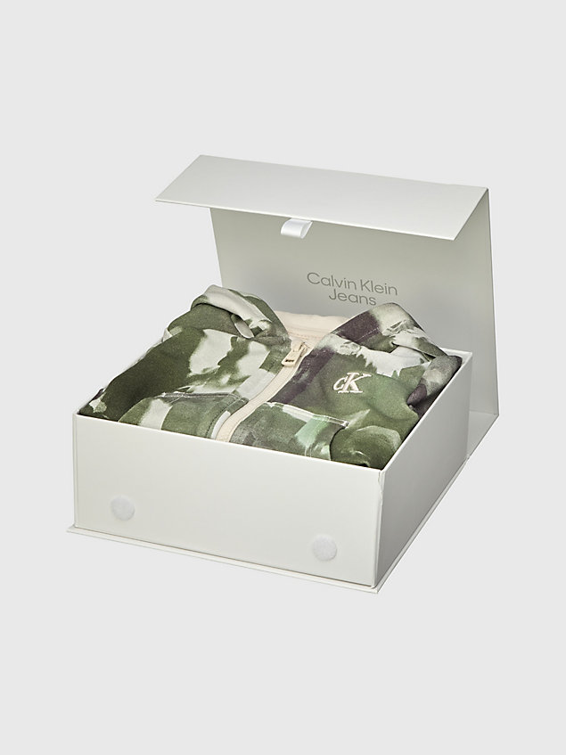 pack de regalo con estampado de camuflaje para recién nacidos green de newborn calvin klein jeans