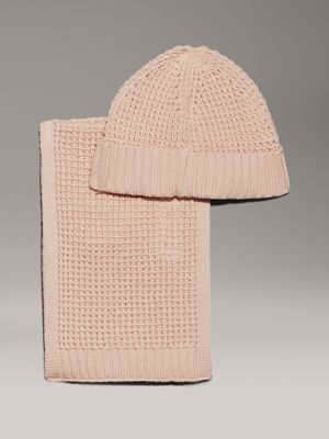 coffret cadeau écharpe et bonnet pour nouveau-né pink pour nouveau-né calvin klein jeans