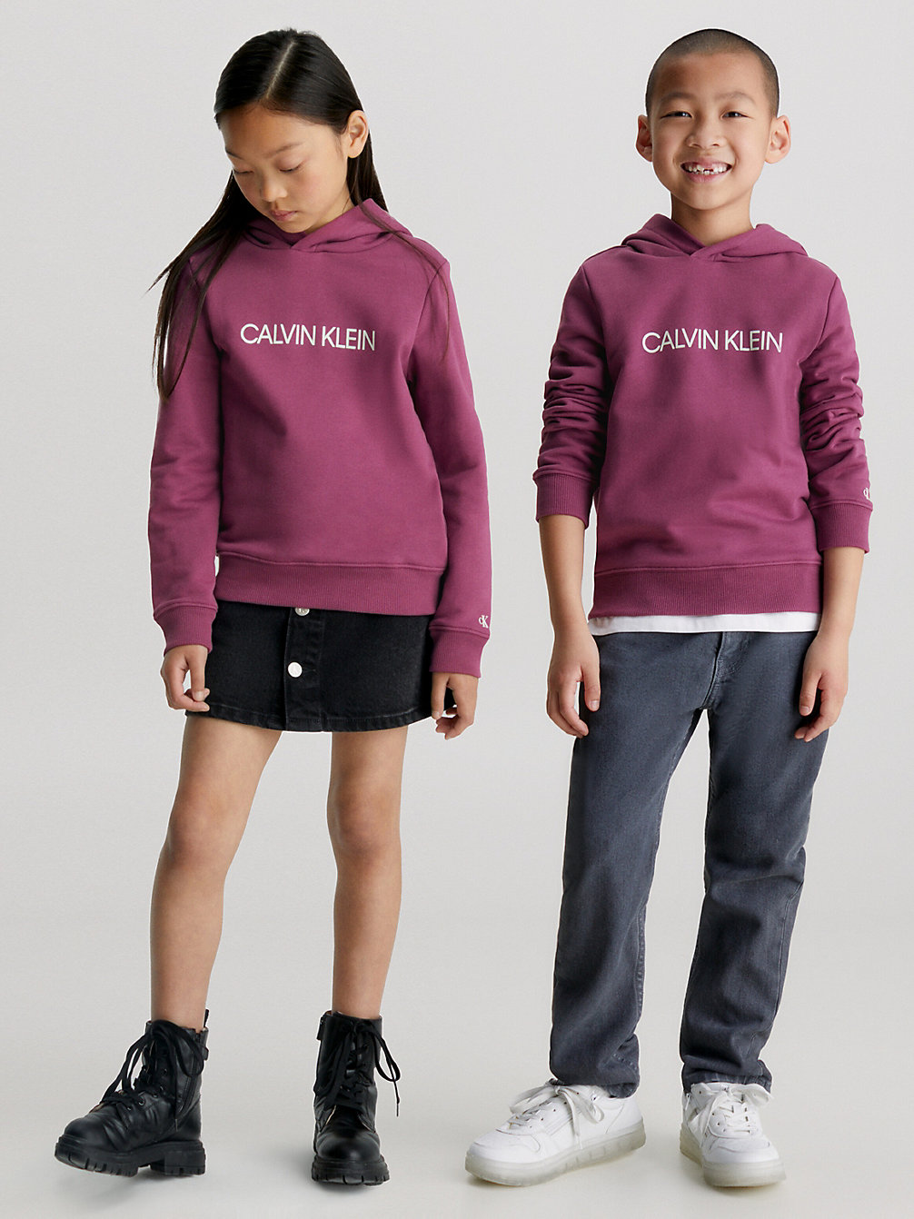 Sudadera Unisex Con Capucha Y Logo > AMARANTH > undefined kids unisex > Calvin Klein