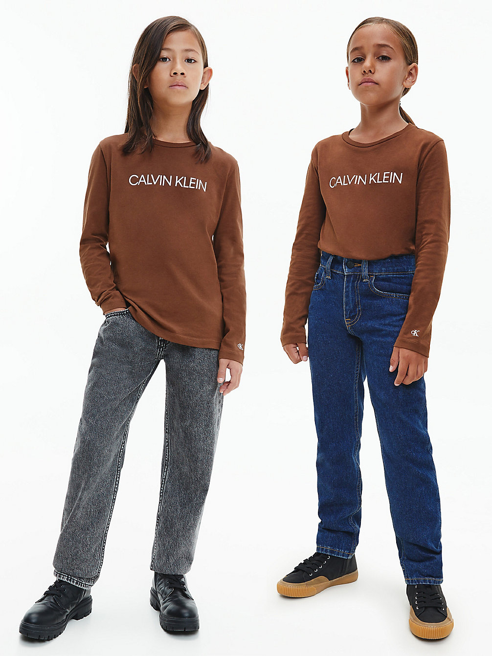MILK CHOCOLATE T-Shirt Unisexe À Manches Longues undefined kids unisex Calvin Klein