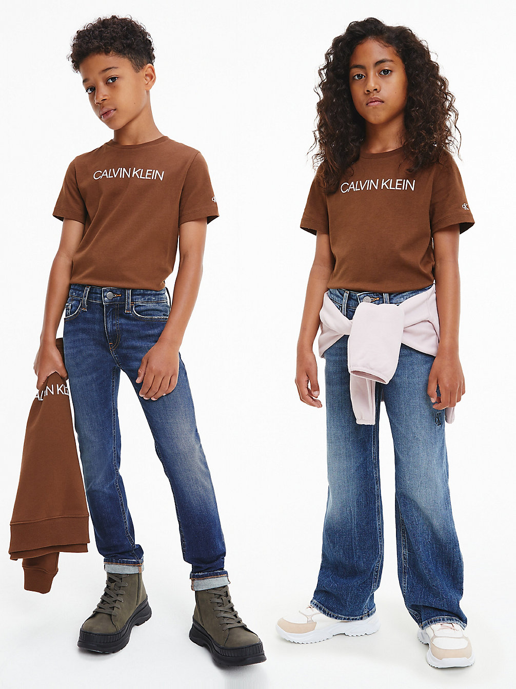 T-Shirt Unisex In Cotone Biologico Con Logo > MILK CHOCOLATE > undefined kids unisex > Calvin Klein