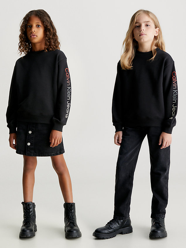 black unisex sweatshirt van biologisch katoen voor kids unisex - calvin klein jeans