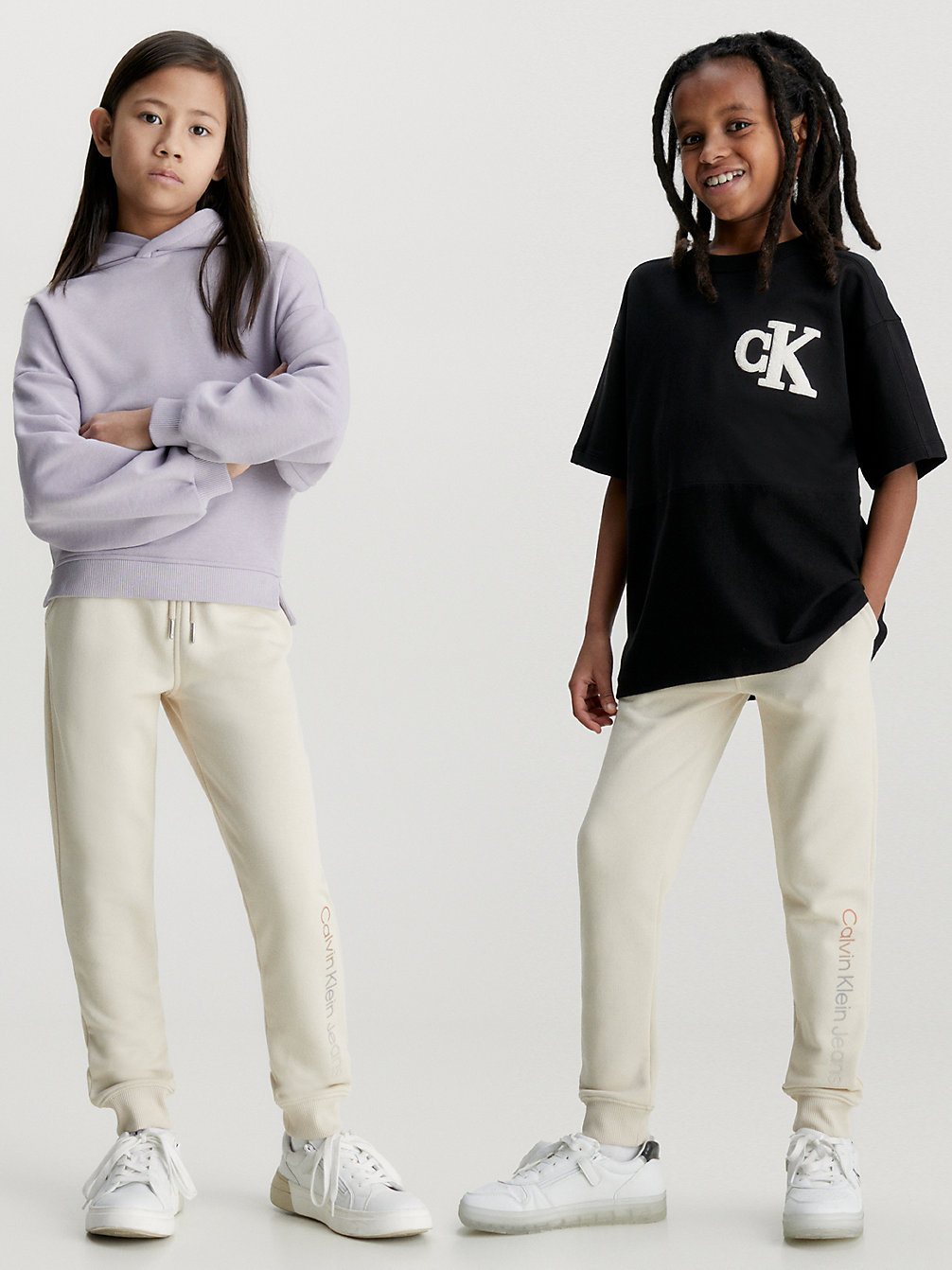 Pantaloni Della Tuta Con Logo Unisex > CLASSIC BEIGE > undefined kids unisex > Calvin Klein