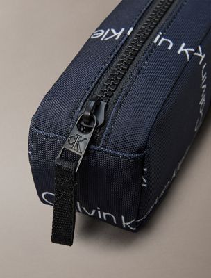 trousse avec logo pour enfant ck aop black pour enfants genre inclusif calvin klein jeans