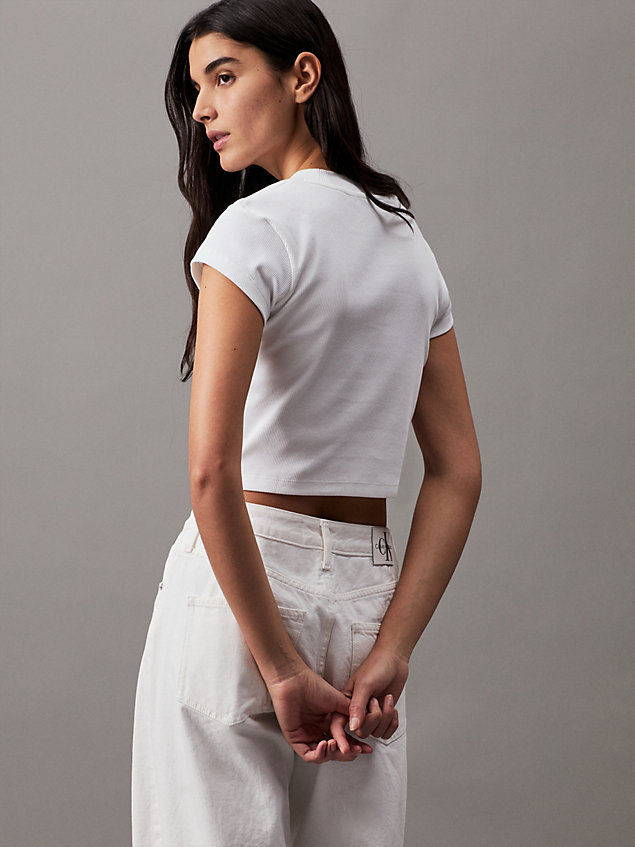 white schmales geripptes cropped t-shirt für damen - calvin klein jeans