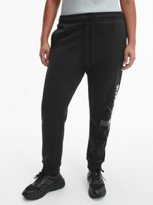 Grote maat joggingbroek van biologisch katoen met logo Calvin Klein® |  J20J218413BEH