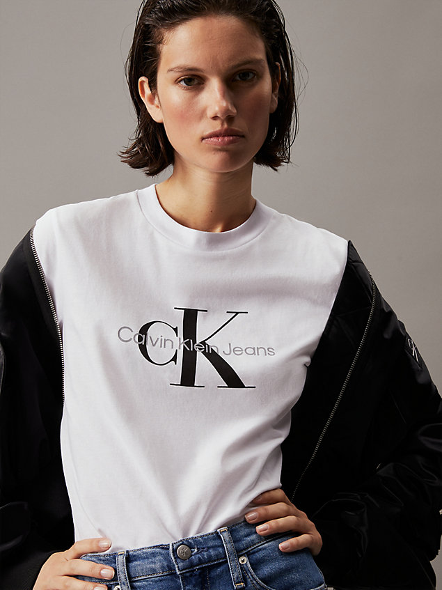 white t-shirt z monogramem dla kobiety - calvin klein jeans