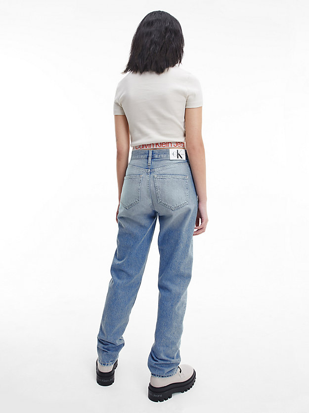 eggshell t-shirt met logo tape van gerecycled katoen voor dames - calvin klein jeans