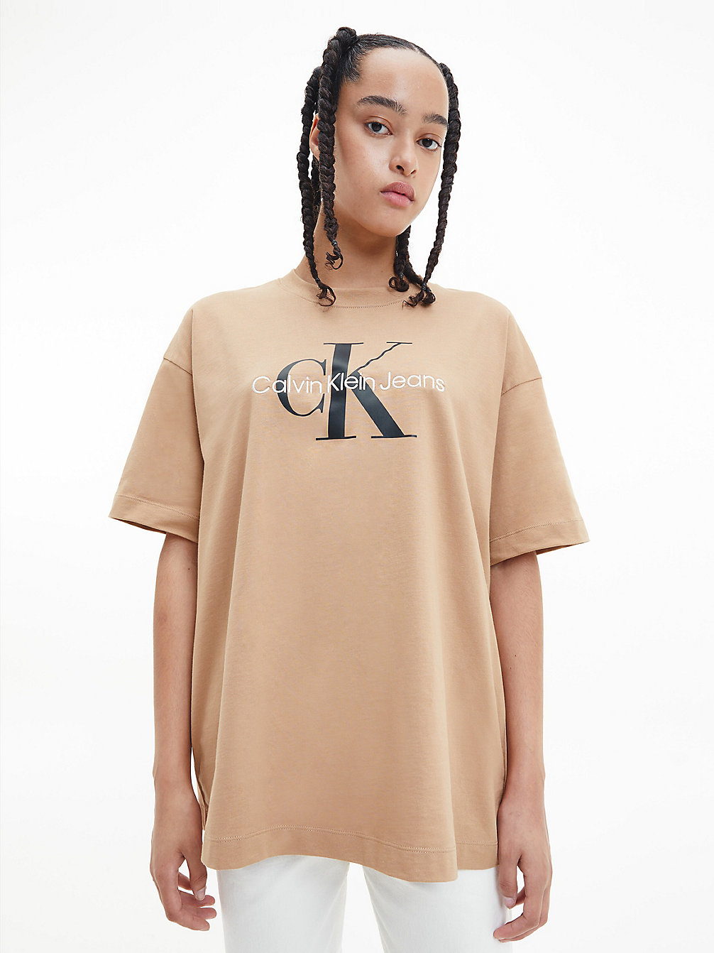 T-Shirt En Coton Bio Avec Monogramme > TIMELESS CAMEL > undefined femmes > Calvin Klein