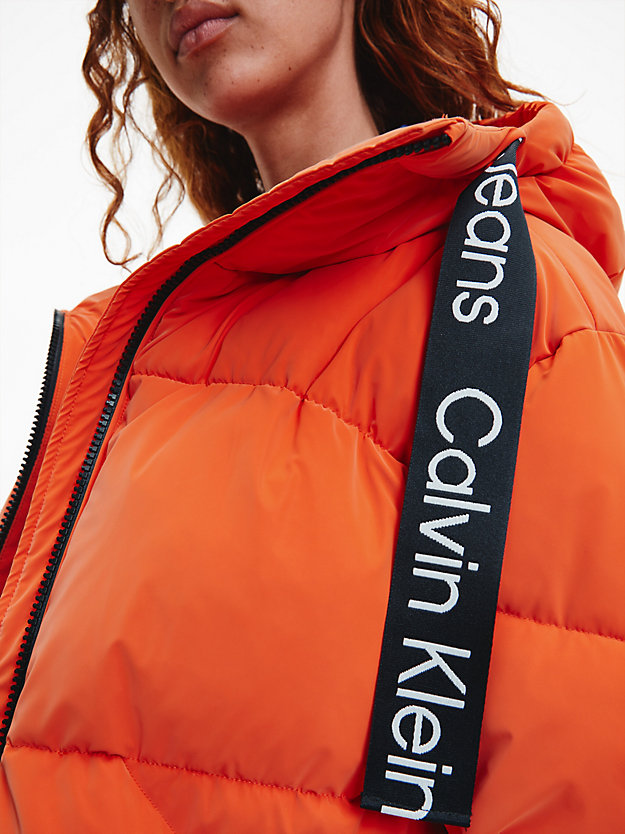CORAL ORANGE Miękka kurtka puchowa z taśmą z logo dla Kobiety CALVIN KLEIN JEANS