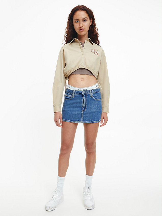 camisa cropped de sarga de algodón beige de mujer calvin klein jeans