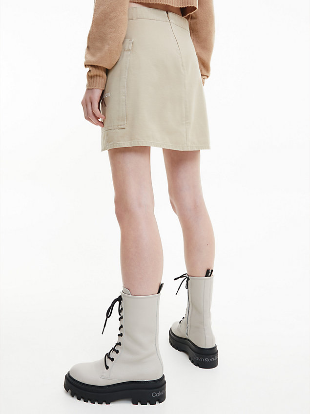 minifalda utilitaria de sarga de algodón beige de mujer calvin klein jeans