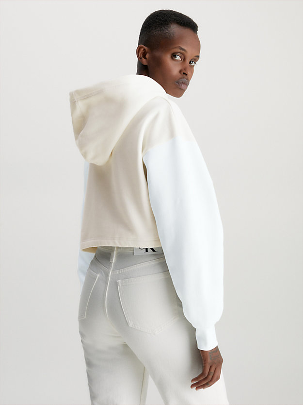 sweat à capuche court avec logo brillant bright white pour femmes calvin klein jeans