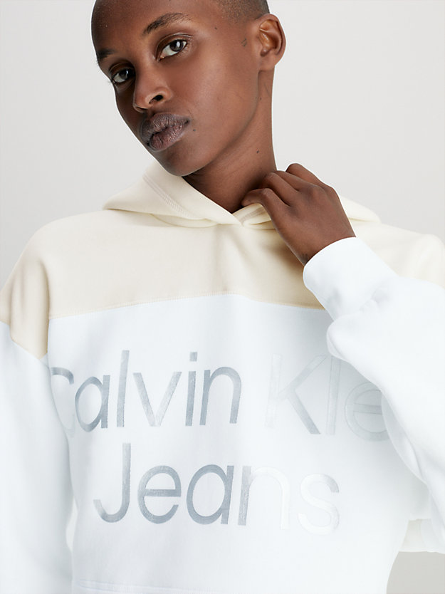 BRIGHT WHITE Bluza z kapturem i błyszczącym logo o skróconym kroju dla Kobiety CALVIN KLEIN JEANS