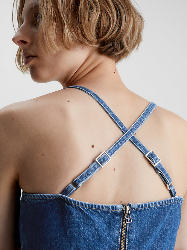 DENIM MEDIUM Robe utilitaire ajustée en jean for femmes CALVIN KLEIN JEANS