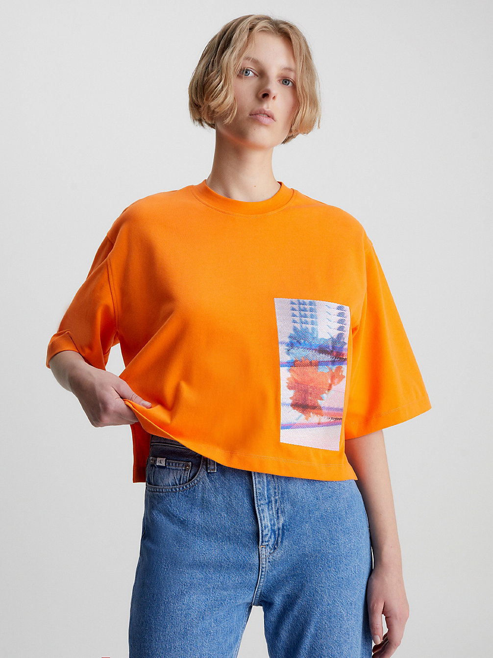 T-Shirt Ricamata Taglio Relaxed > VIBRANT ORANGE > undefined donna > Calvin Klein