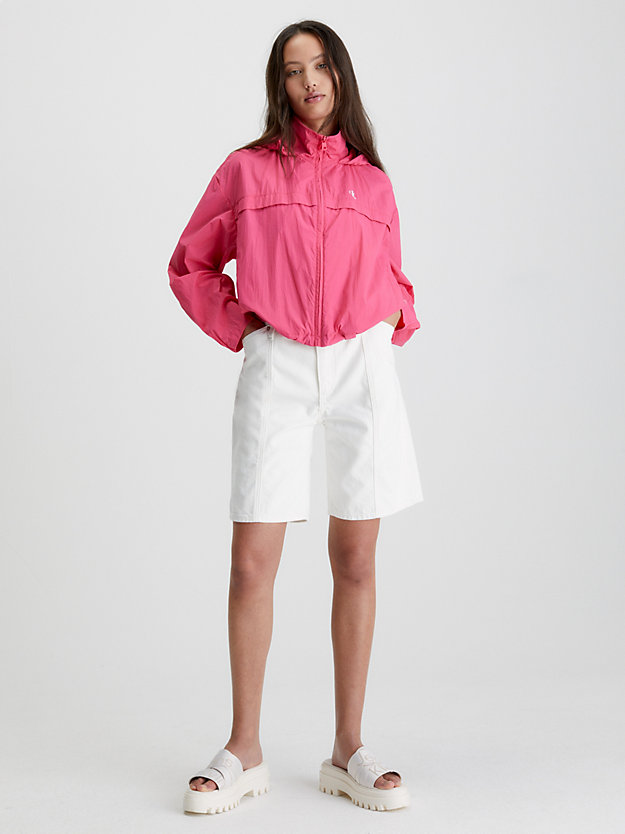 giacca a vento con cappuccio in materiale riciclato pink flash da donna calvin klein jeans