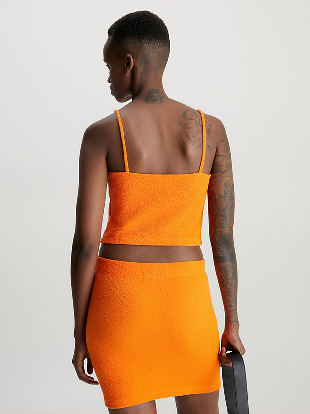 vibrant orange top bez rękawów o skróconym kroju z marszczonego, rozciągliwego materiału dla kobiety - calvin klein jeans