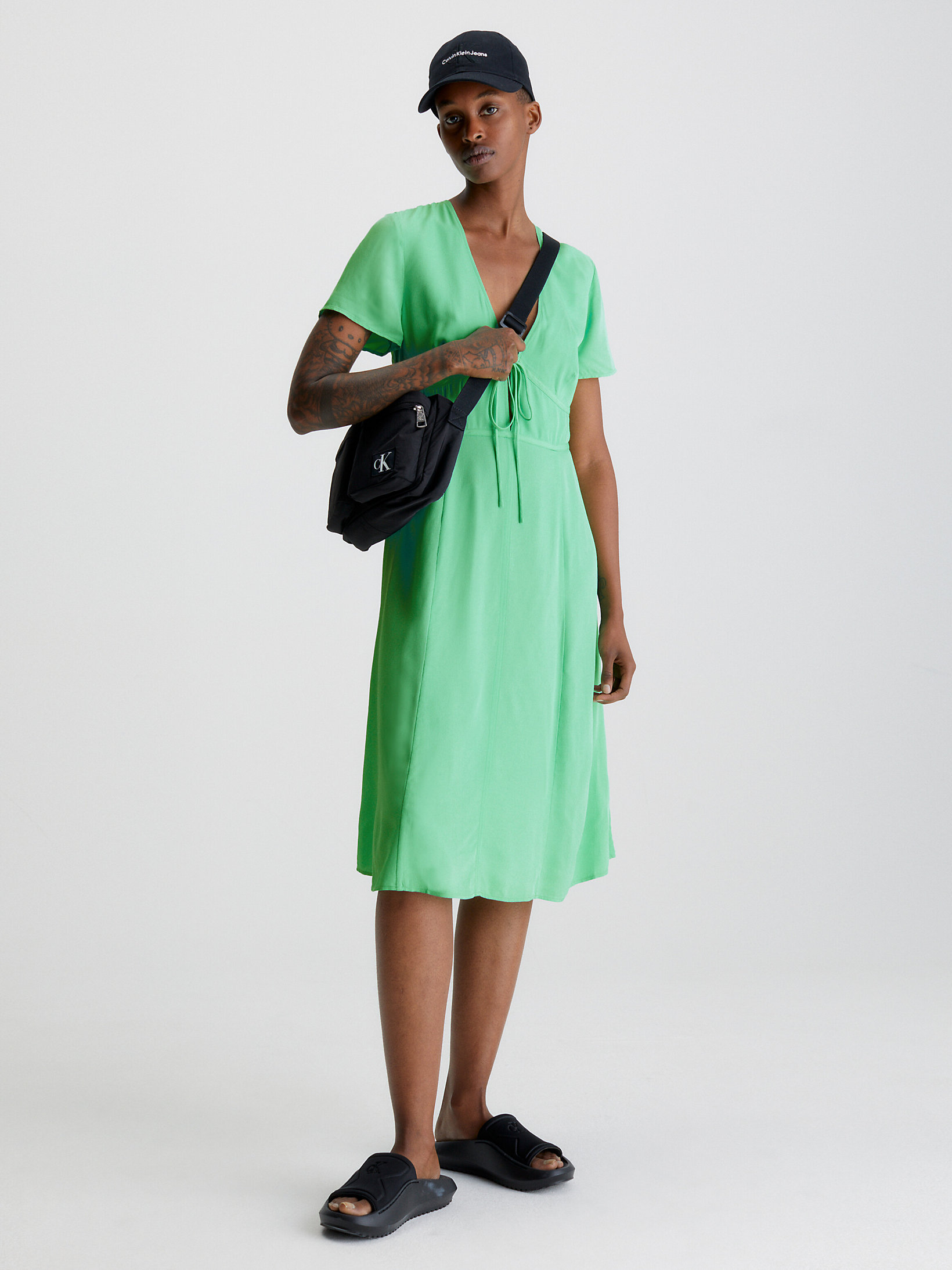 Crepe Short Sleeve Midi Dress Calvin Klein® | J20J221140L1C