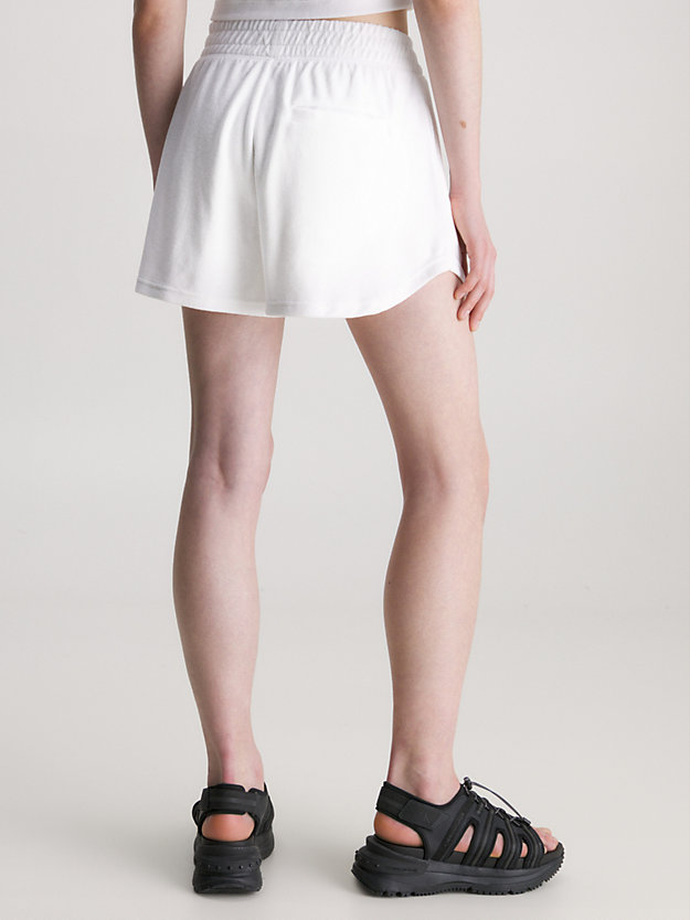 bright white szorty z materiału frotte dla kobiety - calvin klein jeans