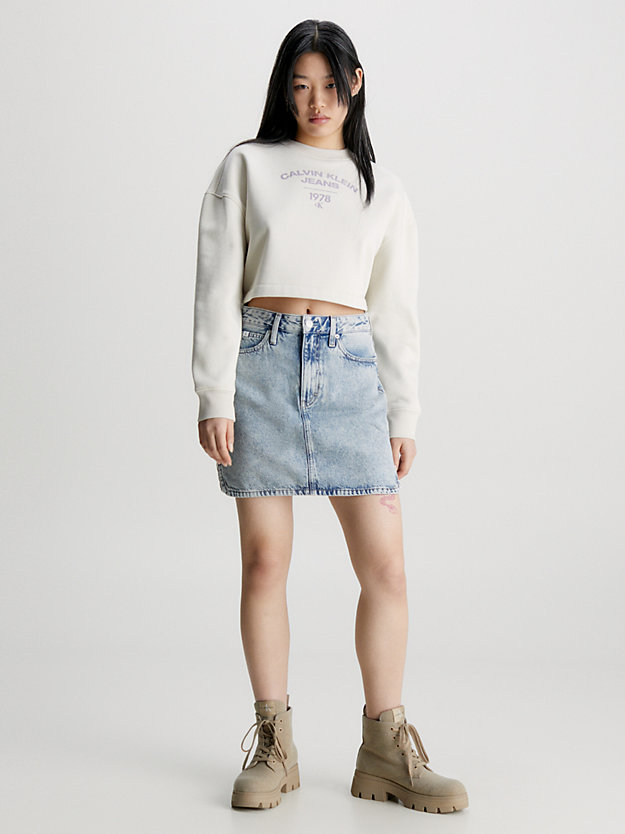 eggshell cropped sweatshirt met varsity-logo voor dames - calvin klein jeans