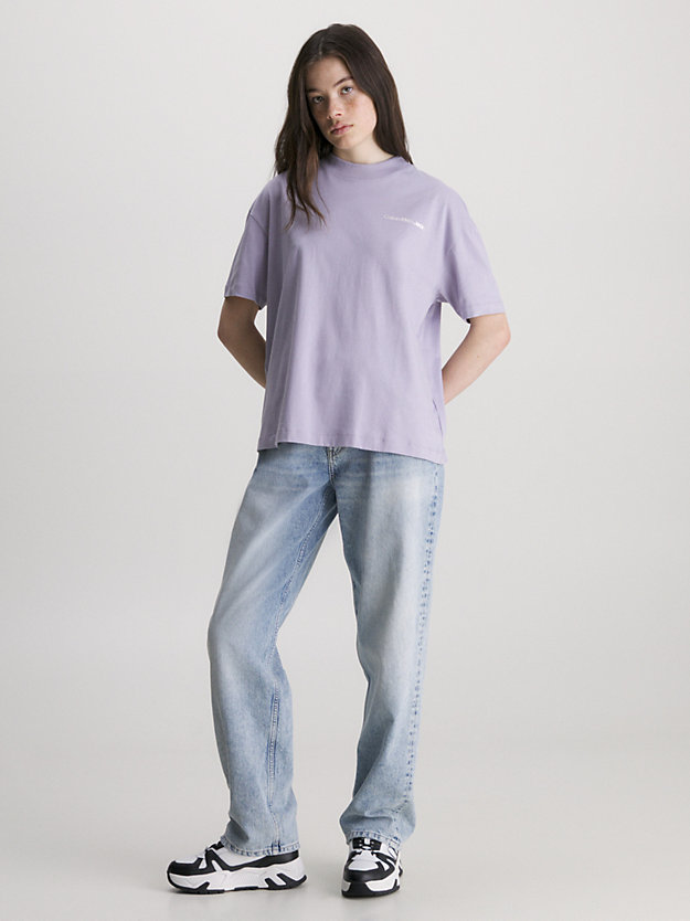 lavender aura relaxed t-shirt met logo achterzijde voor dames - calvin klein jeans
