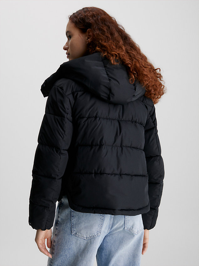 black kurtka puchowa z kapturem z przetworzonego poliestru dla kobiety - calvin klein jeans