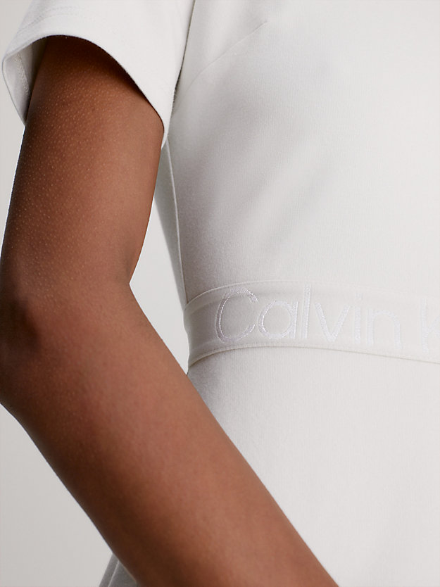 EGGSHELL Robe Logo Tape en jersey Milano for femmes CALVIN KLEIN JEANS