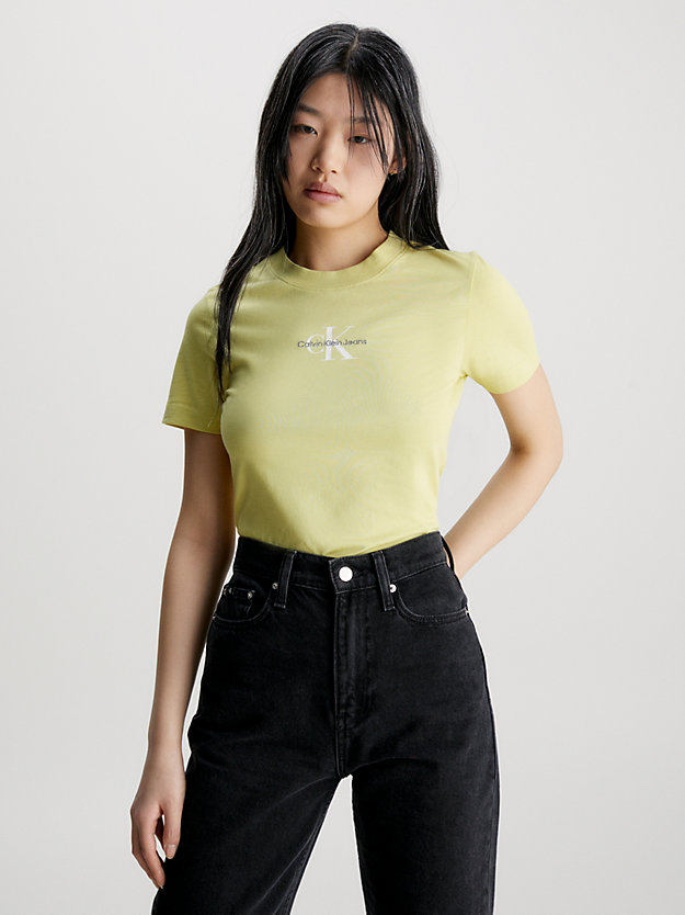 yellow sand t-shirt bawełniany z monogramem dla kobiety - calvin klein jeans