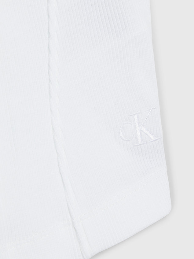 white t-shirt aus gerippter baumwolle mit ösen- und hakenverschluss für damen - calvin klein jeans