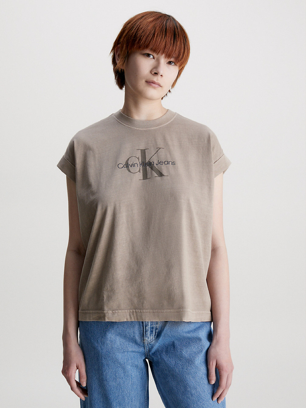 T-Shirt Con Monogramma Dal Taglio Relaxed > SHITAKE > undefined donna > Calvin Klein