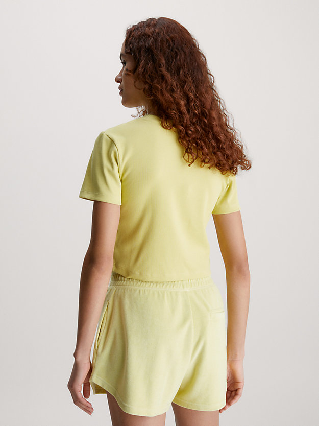 yellow sand t-shirt met embleem van geribd jersey voor dames - calvin klein jeans