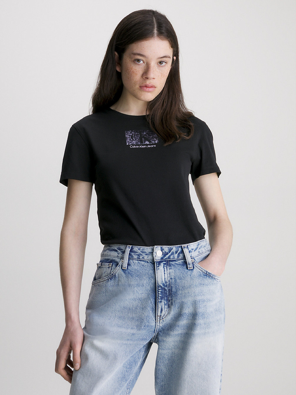 CK BLACK > Wąski T-Shirt Z Logo Z Bawełny Organicznej > undefined Kobiety - Calvin Klein