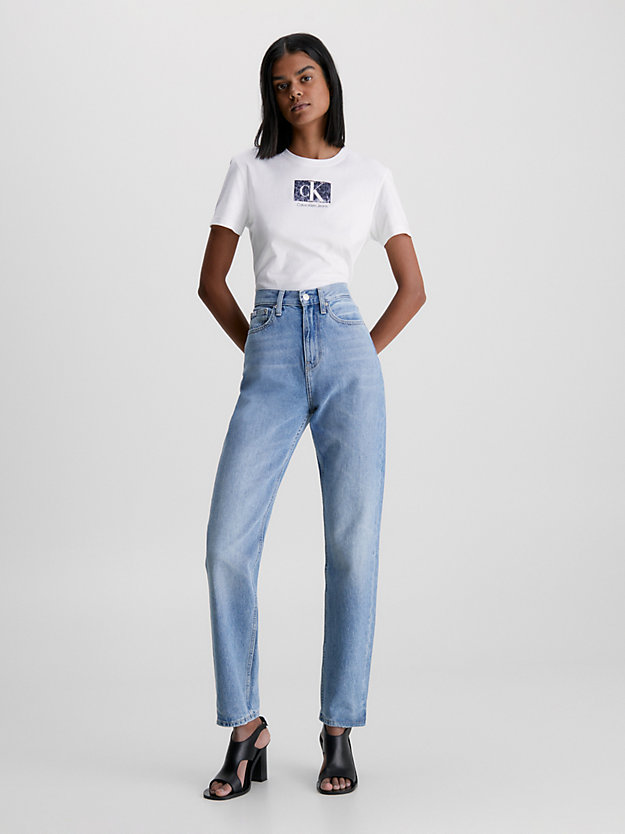 t-shirt slim in cotone biologico con logo bright white da donna calvin klein jeans