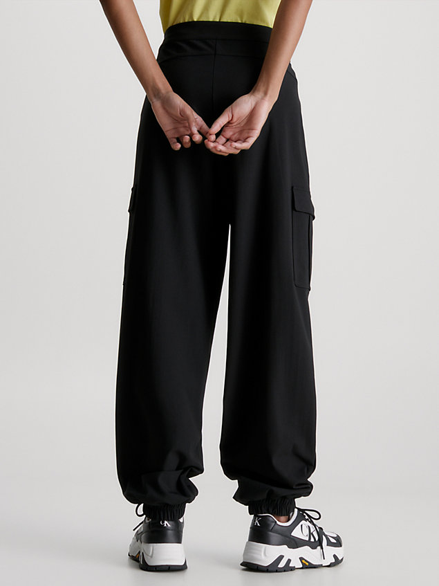 black funktions-cargo-jogginghose für damen - calvin klein jeans