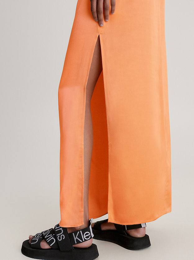 crushed orange satijnen maxijurk met spaghettibandjes voor dames - calvin klein jeans