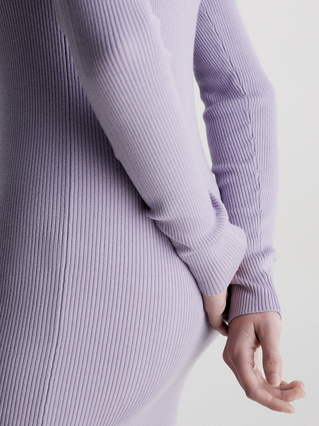 lavender aura schmales geripptes kleid mit rollkragen für damen - calvin klein jeans