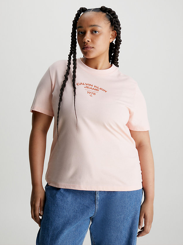 faint blossom varsity-logo-t-shirt in großen größen für damen - calvin klein jeans
