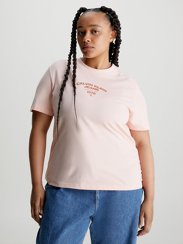 pink varsity-logo-t-shirt in großen größen für damen - calvin klein jeans