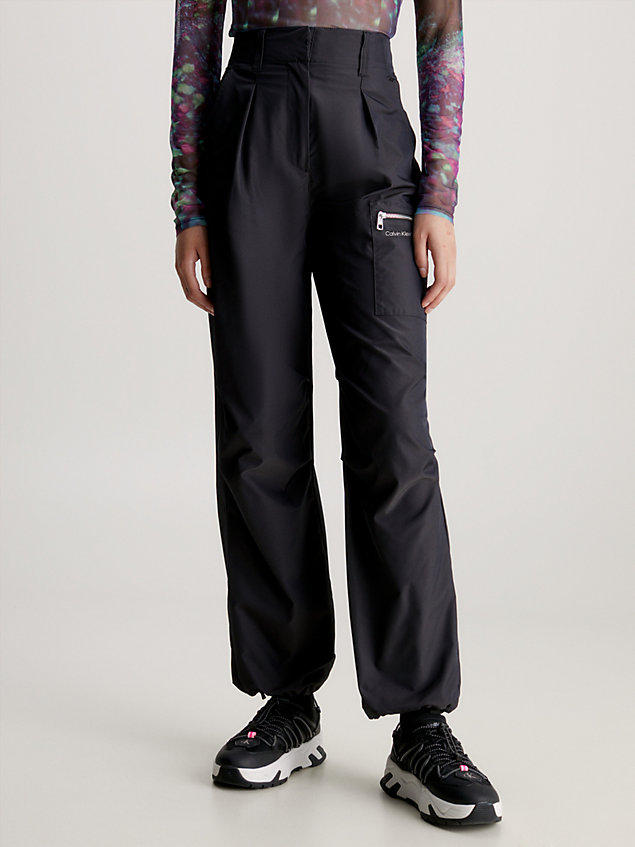 pantalon cargo en nylon doux black pour femmes calvin klein jeans