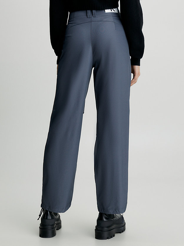 pantalon cargo en nylon doux two tone blue grey pour femmes calvin klein jeans