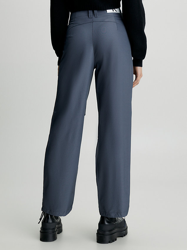 grey bojówki z miękkiego nylonu dla kobiety - calvin klein jeans
