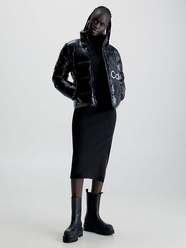doudoune ajustée ultra-brillante black pour femmes calvin klein jeans