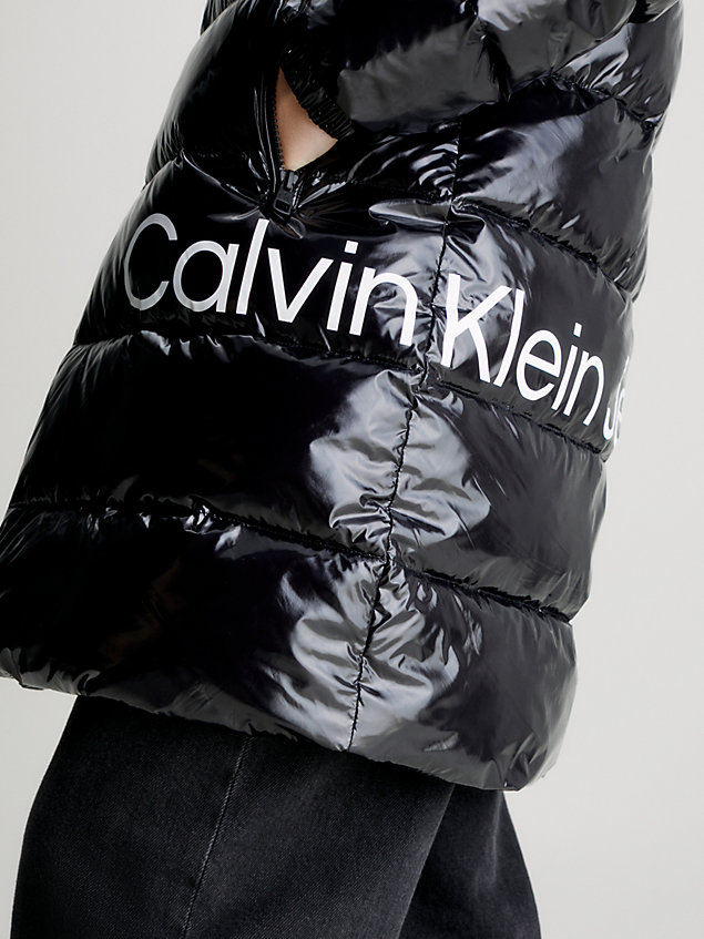 black błyszczący dopasowany płaszcz puchowy dla kobiety - calvin klein jeans