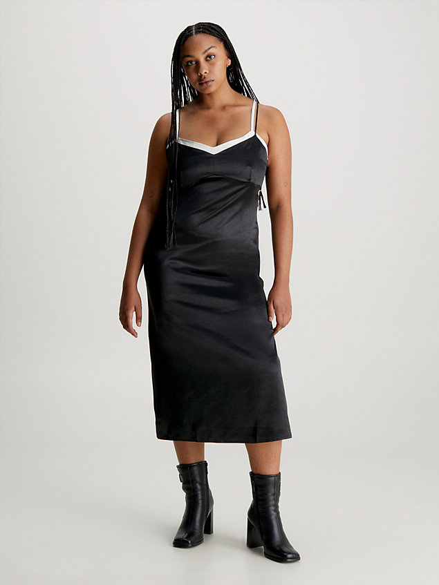 black wciągana sukienka midi z satyny dla kobiety - calvin klein jeans